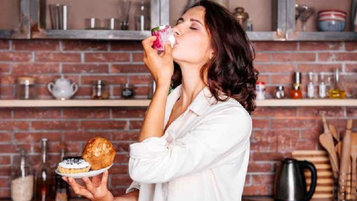 Eating too much sweets can cause these waring signs in the body 