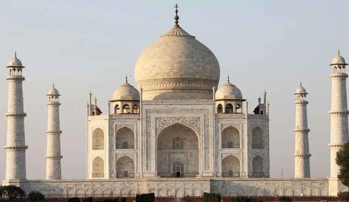 taj mahal colour change