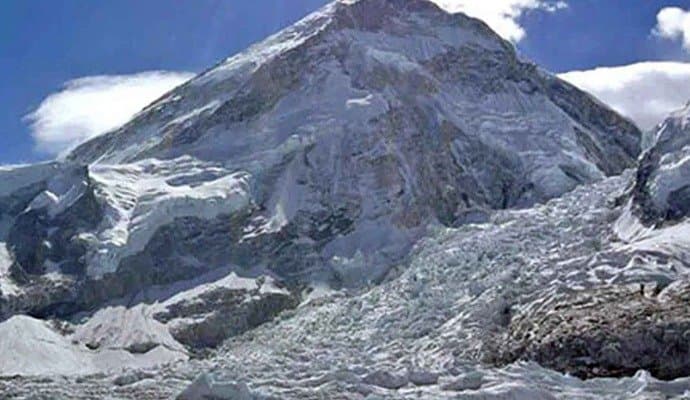 indian tectonic plate is breaking into two beneath tibetan plateau