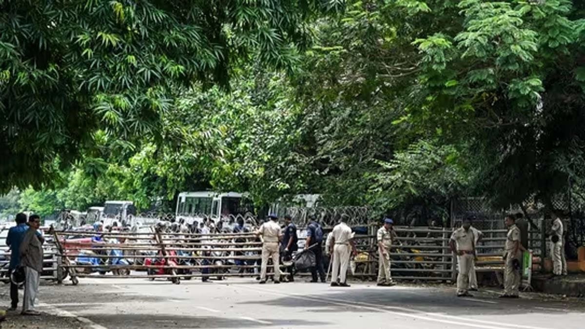  15 years girl set on fire by three men in Odisha Puri days after Balasore students self immolation