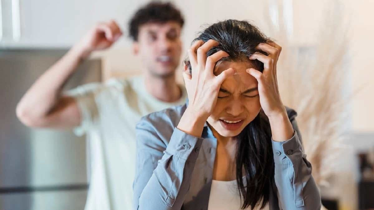 Mobile Addiction may cause Anger Issues and Mood swings says Texas University Survey
