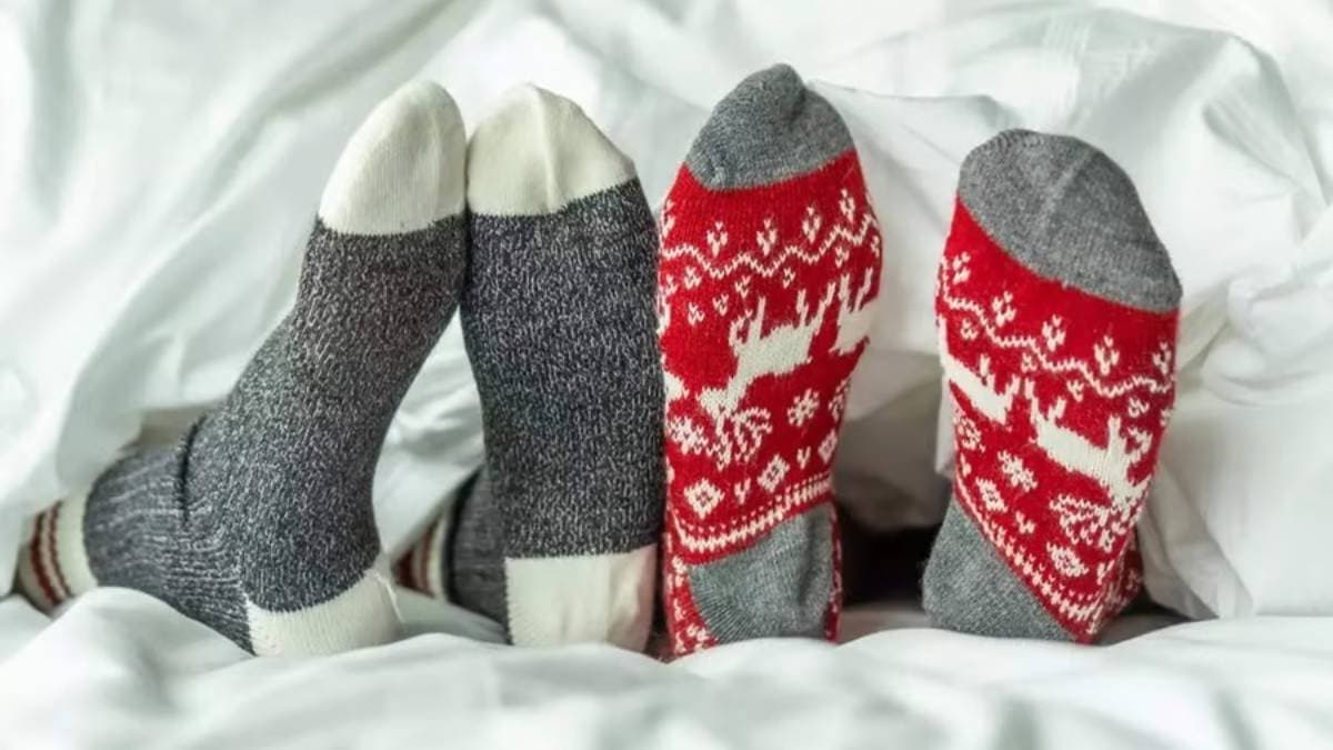 is it unhealthy to wear socks to bed at night here is actual truth lif