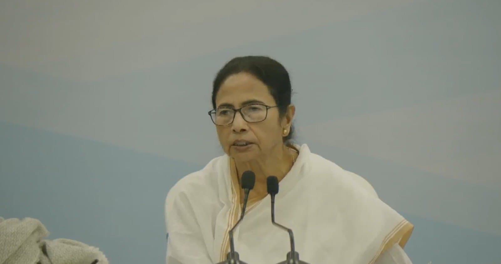 Mamata Banerjee at nabanna ordered on land encroachment gnr 