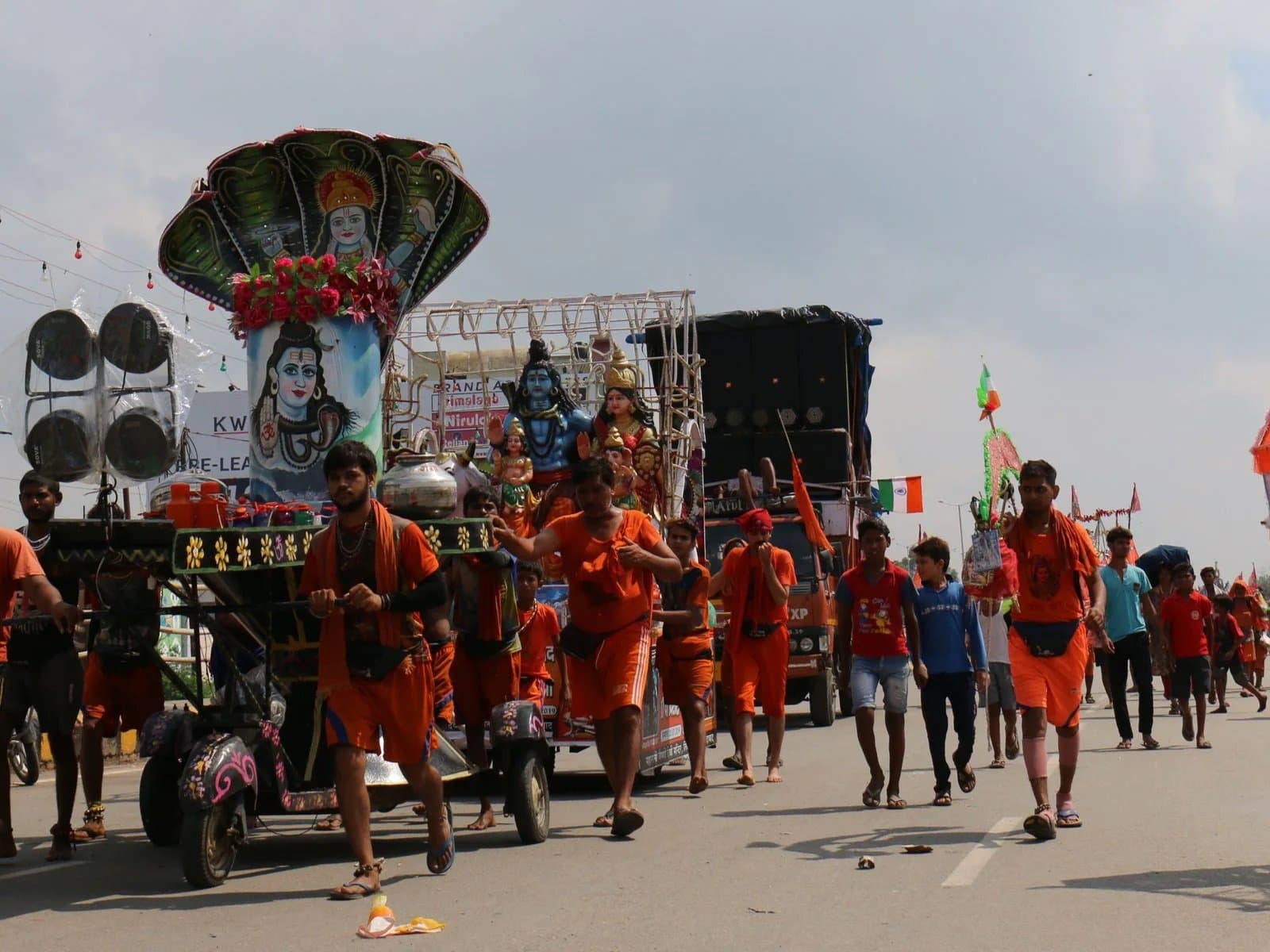 SC stays UP government’s Kanwar Yatra order asking eateries to display food stall owner’s names    
