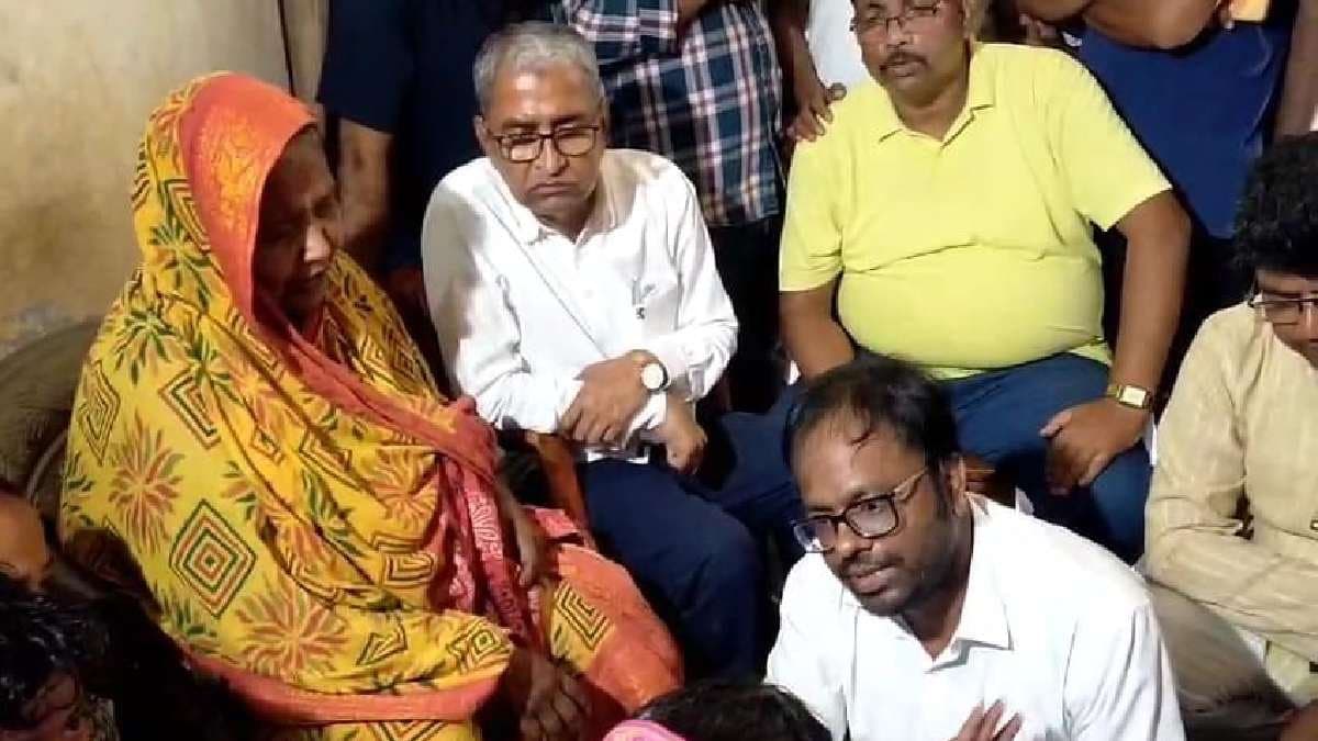 TMC leadership assures all possible assistance to the family of father and son killed in Jafrabad Murshidabad 
