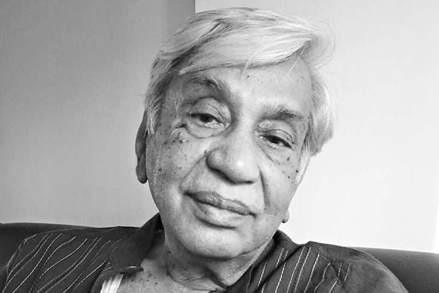ফের শোকের ছায়া টলিপাড়ায়, প্রয়াত জাতীয় পুরস্কারপ্রাপ্ত পরিচালক দেবকুমার বসু