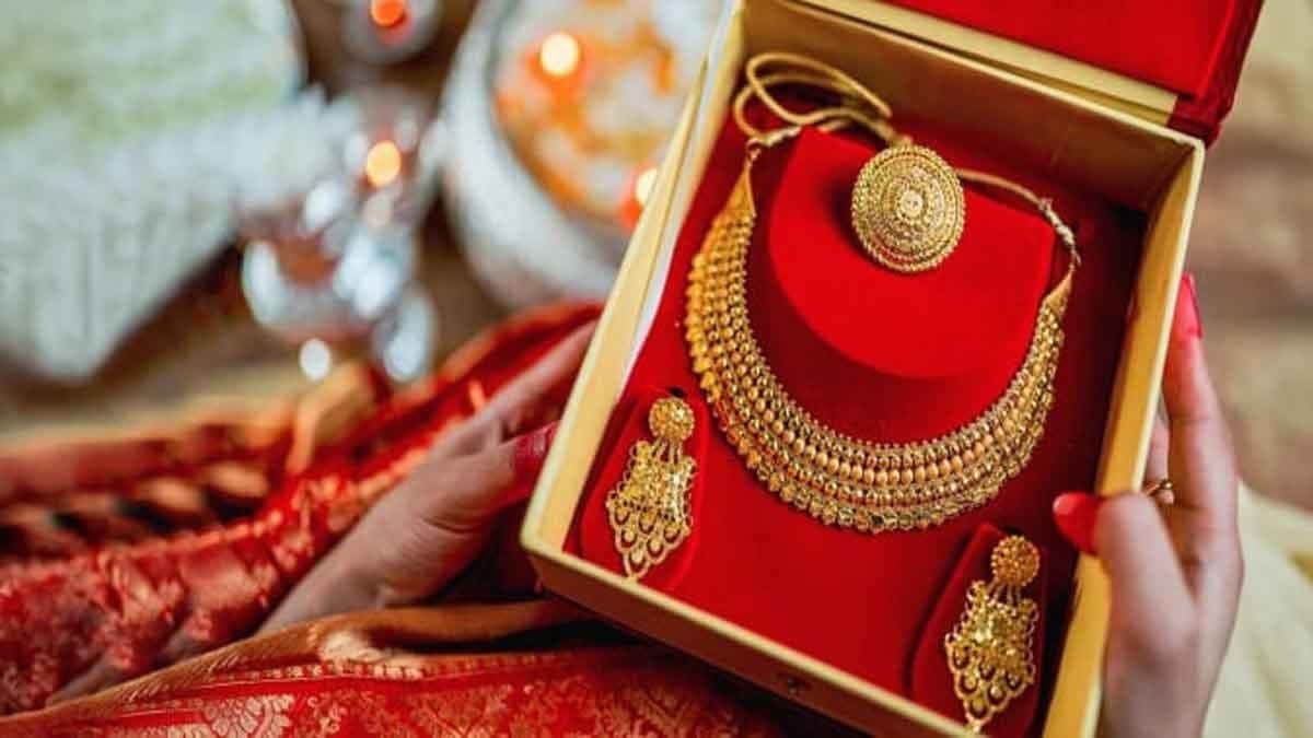 Gold Price Today Big Jump Check 22 and 24 Carat Gold Price on 28 August