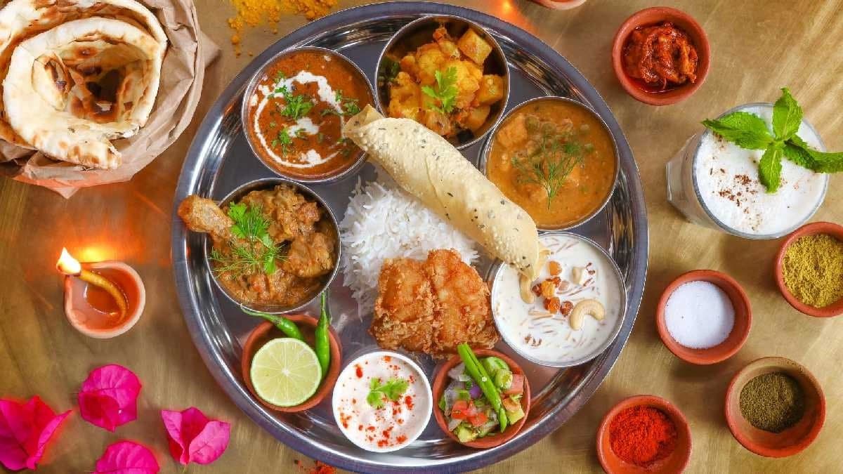 Tips to enjoy Diwali dinner without feeling bloated