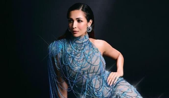 Malaika Arora's tutorial for your shoulder and upper back Pain! 