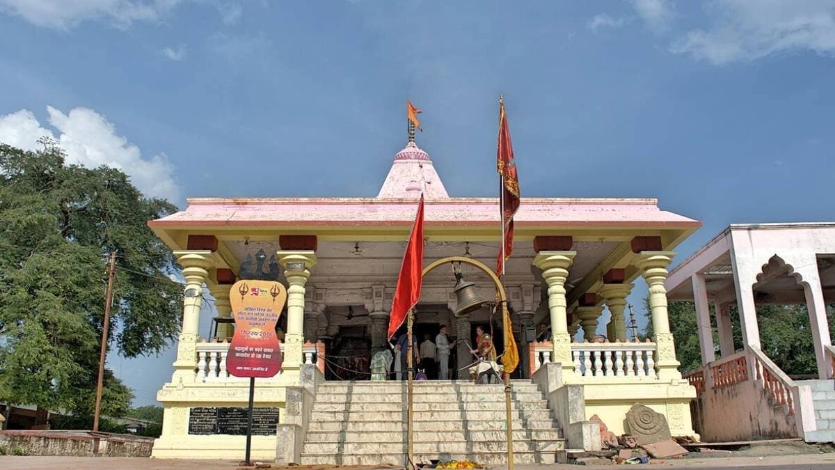 Dalit youth beaten for entering into high caste temple in gujarat