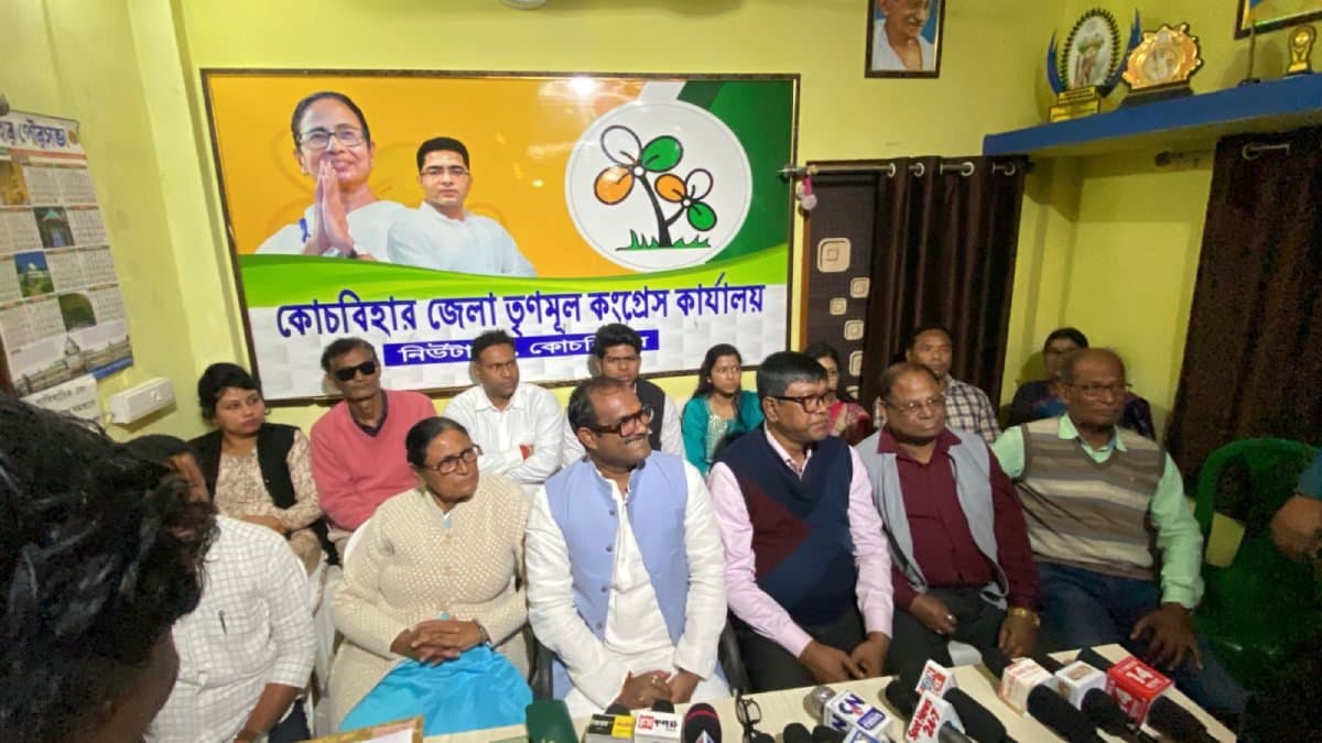 Rebel Councillors withdraw their no confidence motion against the Tufanganj Municipality Chairperson gnr