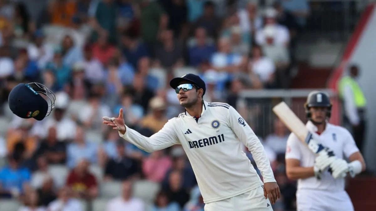 Ravi Shastri Shows No Mercy To Shubman Gill After Blunders On Day three of manchester test