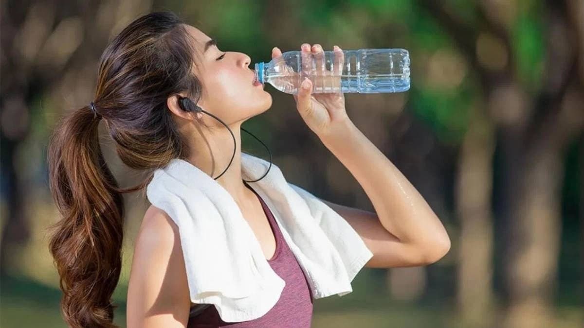 How much water should you drink daily know exact amount for men and women