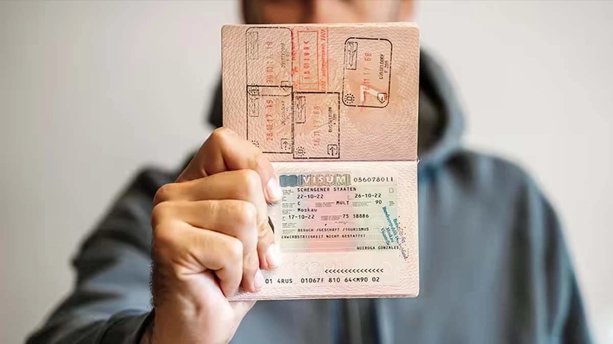 This is the only person in the world who can travel to any country in the earth without needing a visa do you know who he is