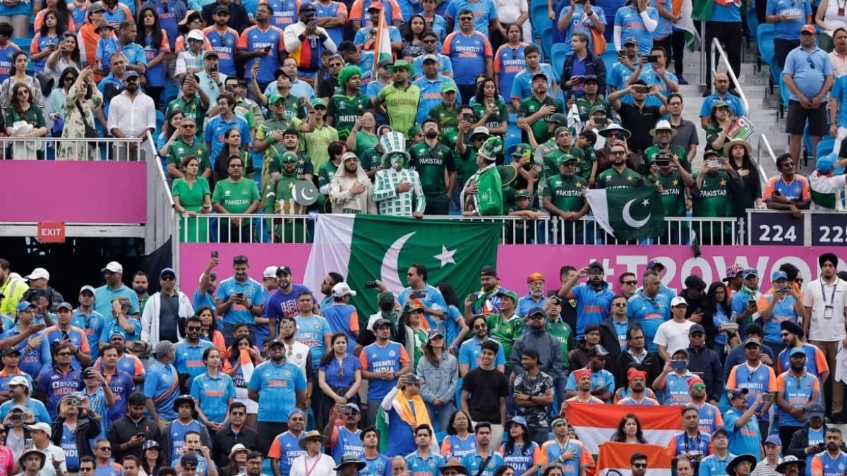 Former pacer Abdur Rauf Khan criticized Indian players for not playing with Pakistan 