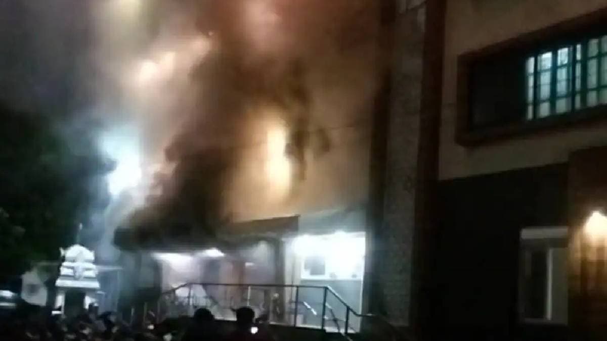 Child Among 6 Dead As Fire Breaks Out At Hospital In Tamil Nadu's Dindigul gnr