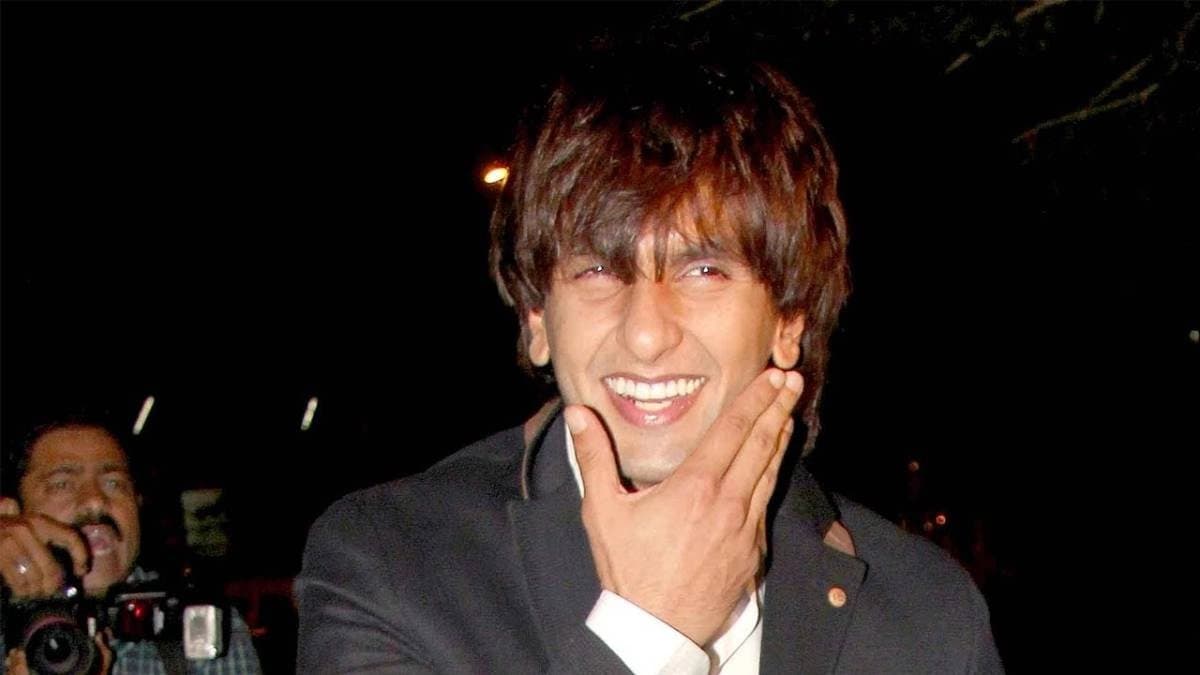 Clean shaven Ranveer Singh steps out with Deepika Padukone for Ganpati darshan