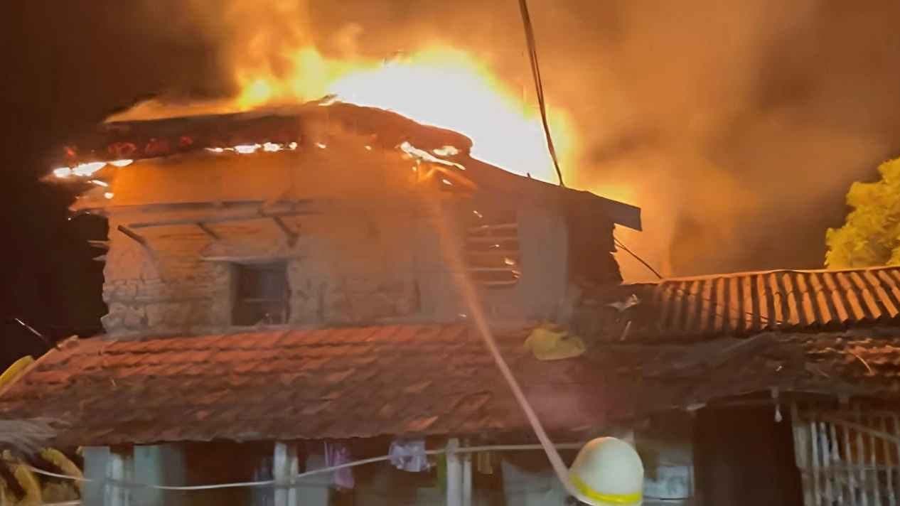 House Burnt to Ashes After Fire Breaks out From Firecracker in West Midnapore