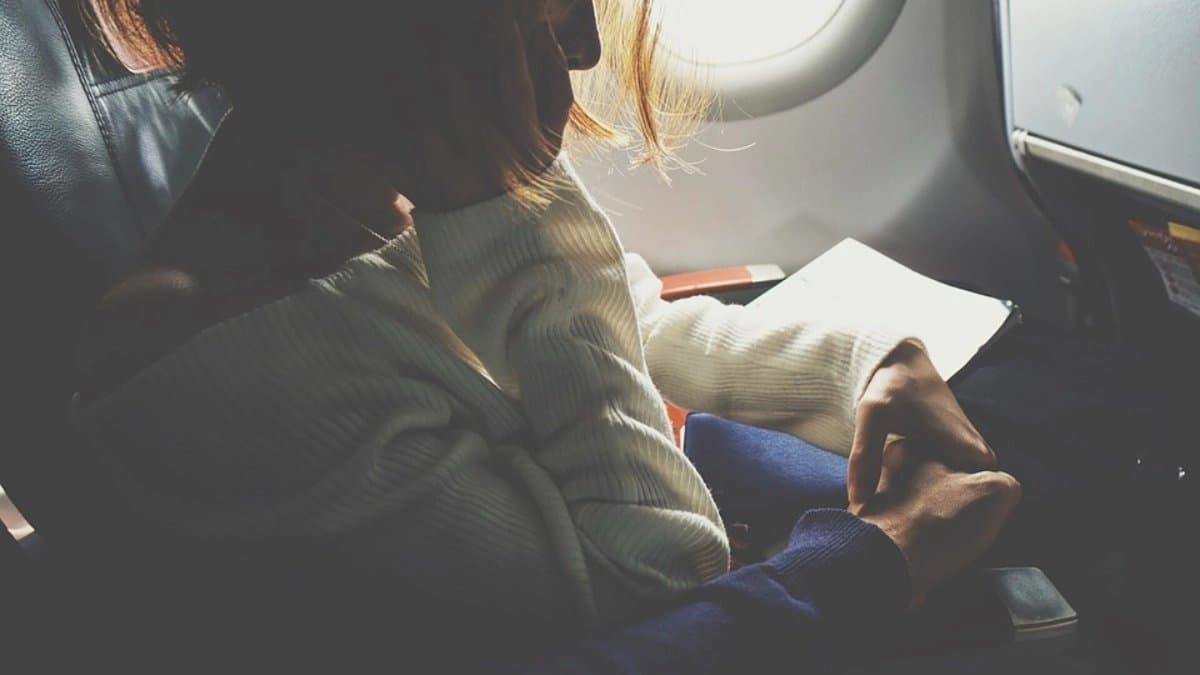 Man fell for a stranger on a flight but her secret scared him to the hell