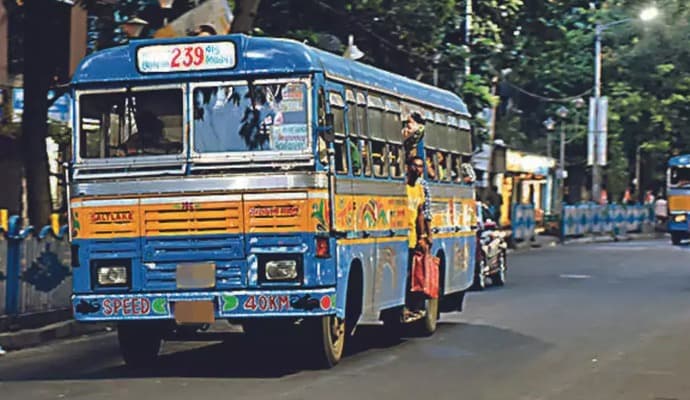 the number of buses is decreasing from saturday morning