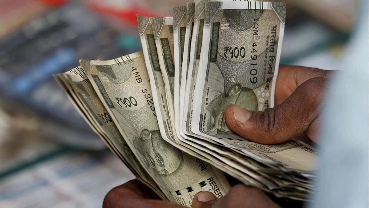 Fixed deposit or recurring which one has higher profit when investing?