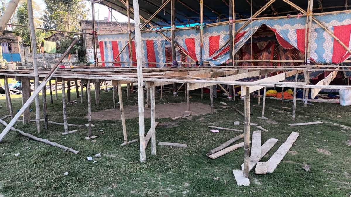 Stage Must Be Built with Sal Wood and Bamboo Says SP at Tribeni Kumbh Mela gnr