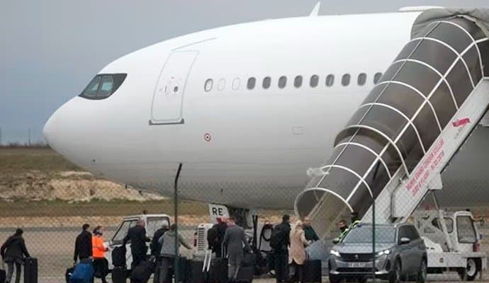 Plane grounded in France, lands in Mumbai