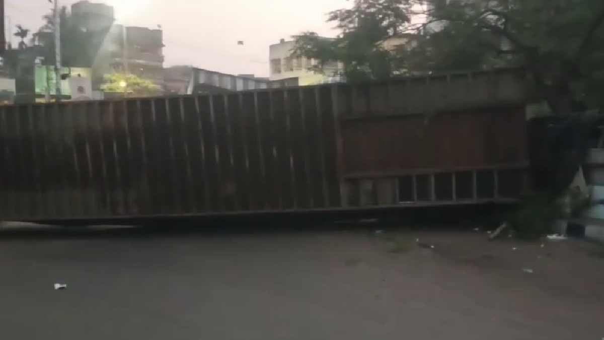 Commuters Face Major Disruptions as Container Overturns Near Nabanna in the Morning