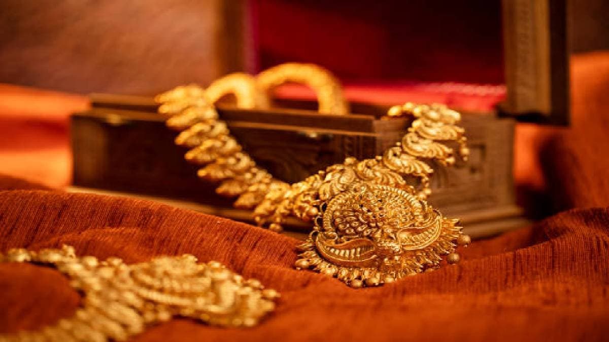 Know the difference between 18 22 and 24 carat gold in gold jewelry