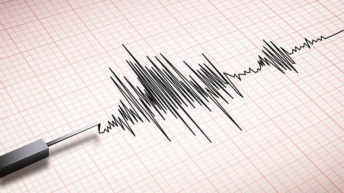 Earthquake Hits Russias Kuril Islands Krasheninnikov Volcano in Kamchatka erupted 