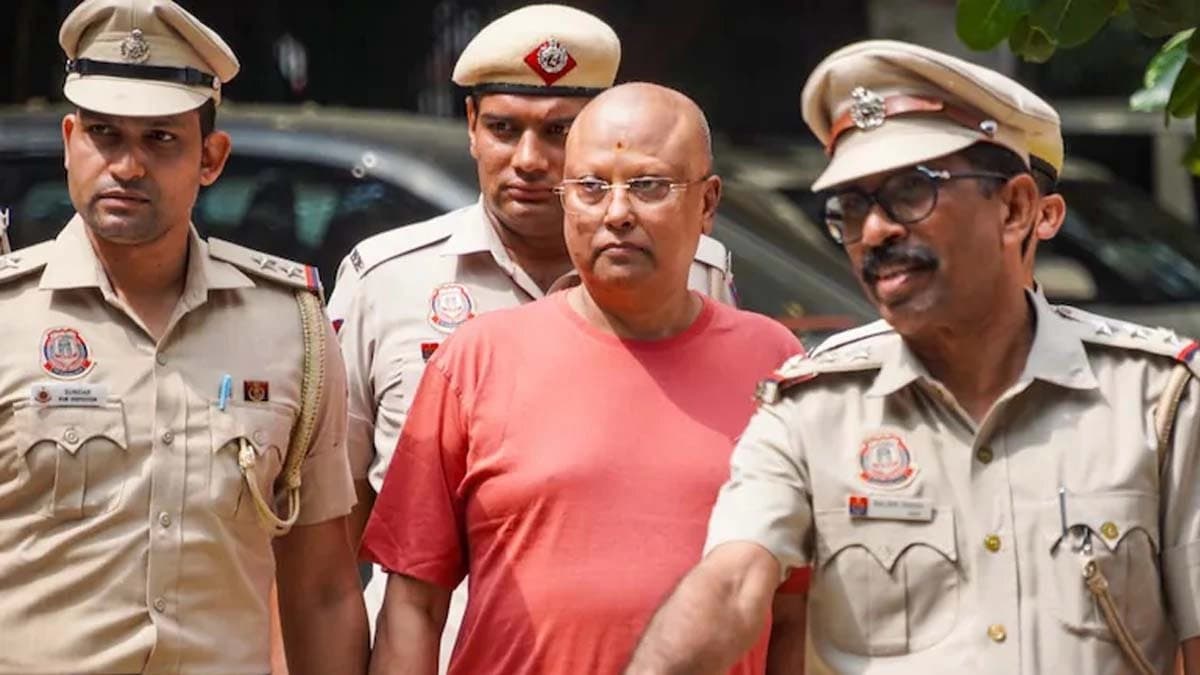 Delhi Baba Chaitanyananda Saraswati women aides arrested