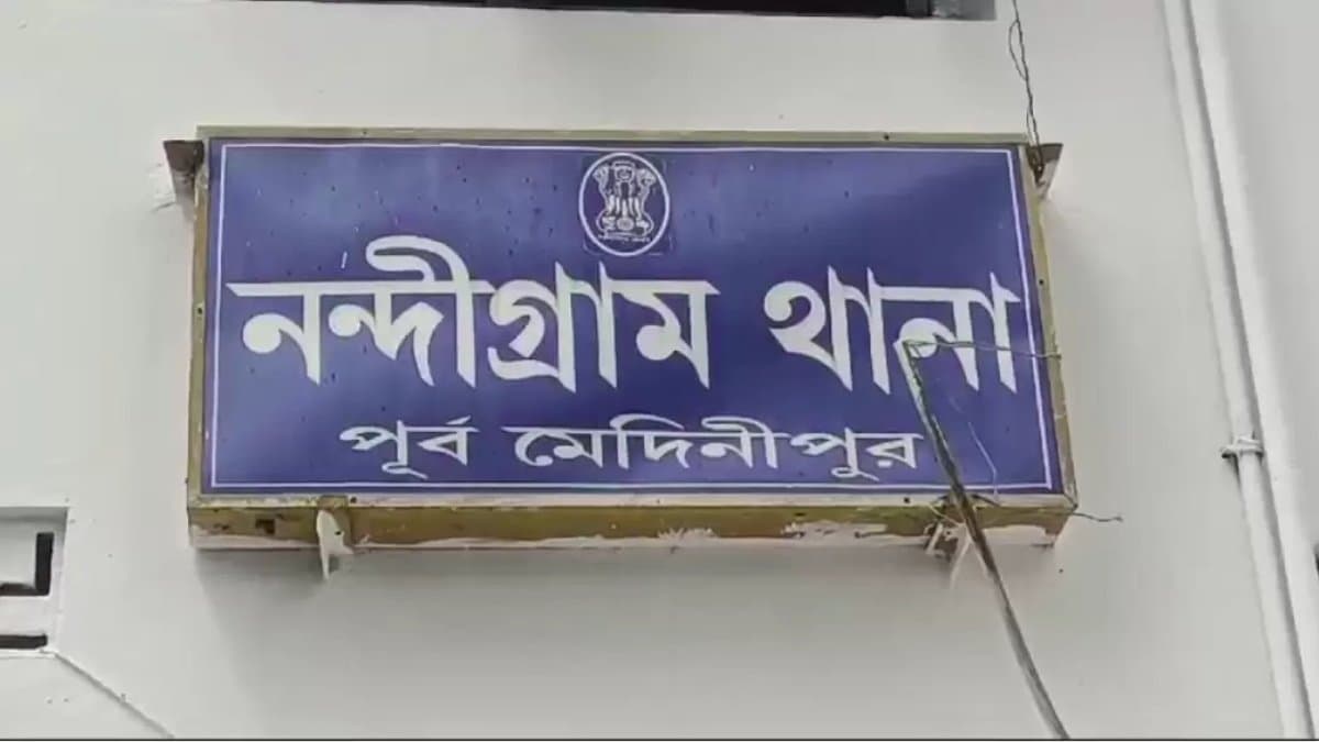 A private tutor tried to abduct a four years old student in Nandigram