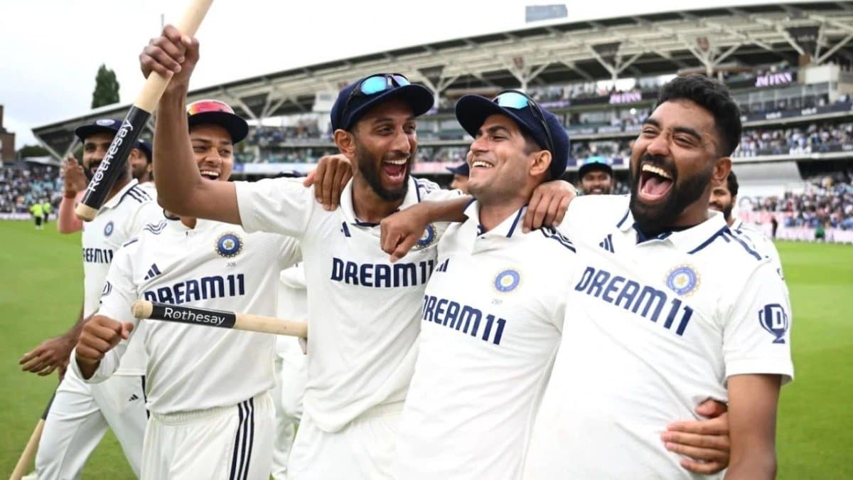Washington Sundar wins Impact Player of the Series medal