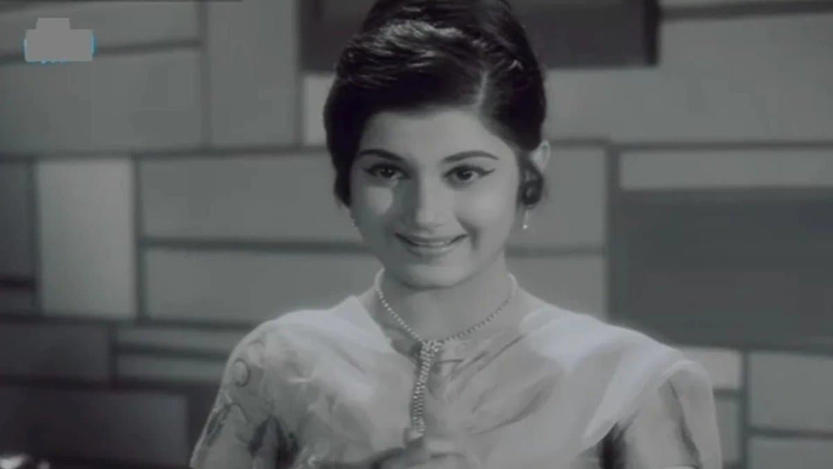 Bollywood News: Veteran Actress Nazima passed away at 77