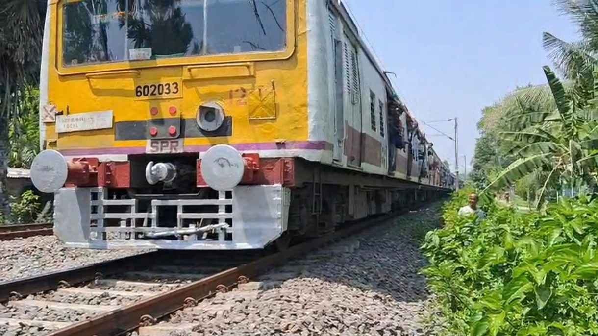 Train Service Disrupted in Sealdah South Section Due to Callousness of a Common Man