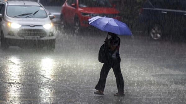 IMD Weather Forecast Heavy Rainfall Thunderstorm Warning in Next Two Hours in West Bengal 