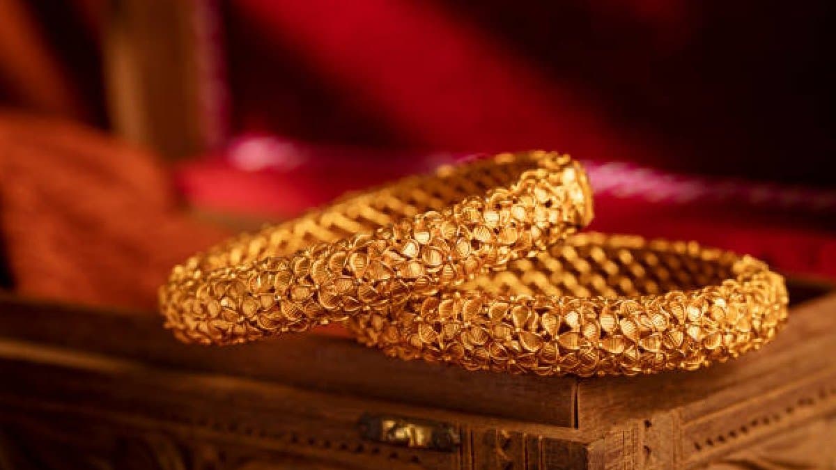Gold Price Today Huge Price Fall Check 22 and 24 Carat Gold Price on 12 August