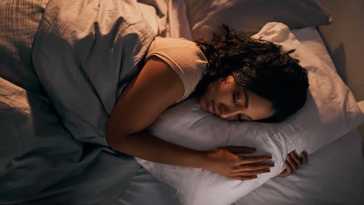 what happens if you sleep on your left side know these effects lif