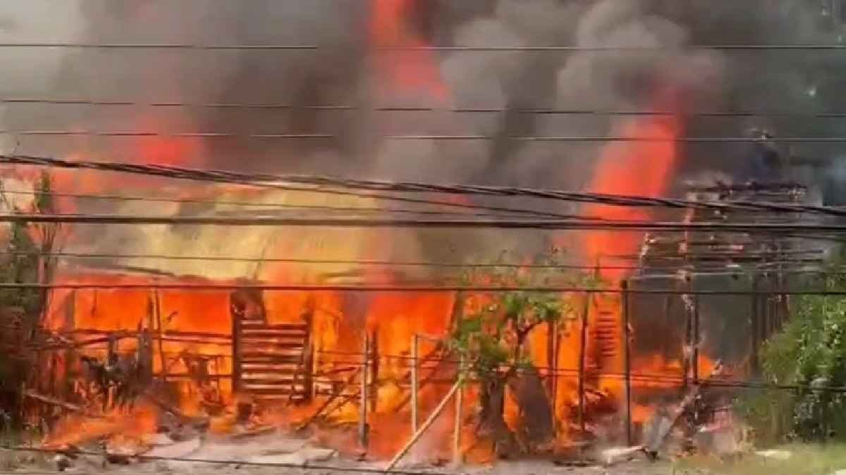 Devastating fire at Basirhat railgate slum of North 24 Pargana