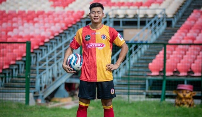 David Lalhlansanga joins East Bengal on a three year deal 