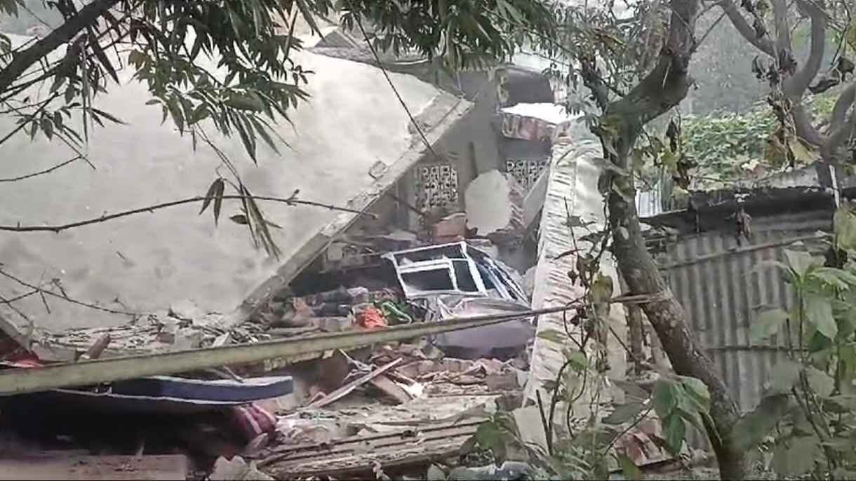 Murshidabad Bomb blast three killed gnr