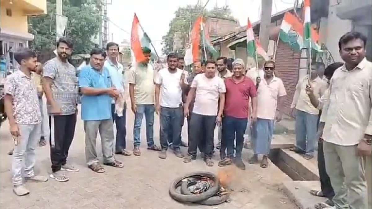 Go Back Slogans Against Adhir Ranjan Chowdhury in Murshidabad Amid Protests Over Block President Change in Samsherganj