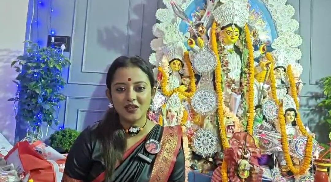 'সৎ পথে কাজ করতে চাই আর সৎ পথে থাকলে কাজ পাওয়া যায় না!' বিস্ফোরক অভিনেত্রী শ্রুতি দাস