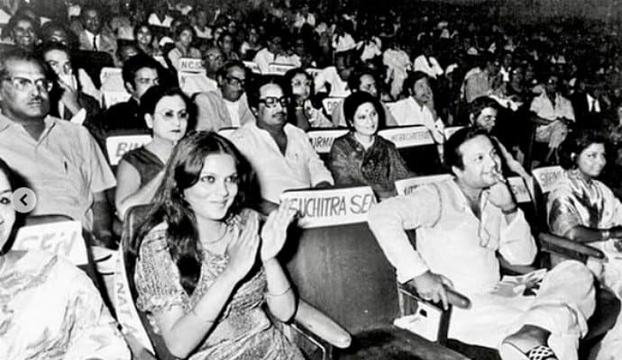  Zeenat Aman: উত্তম কুমারের পাশে একটা সিট ফাঁকা, পাশেই জিনাত আমন! 