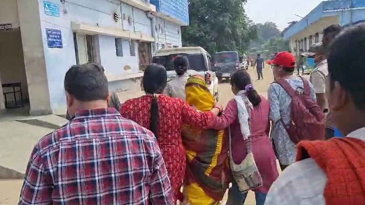 পাশের বাড়ি থেকে উদ্ধার বস্তাবন্দী দেহ, ময়নাতদন্তের ভিডিওগ্রাফির দাবি ঘিরে জটিলতা