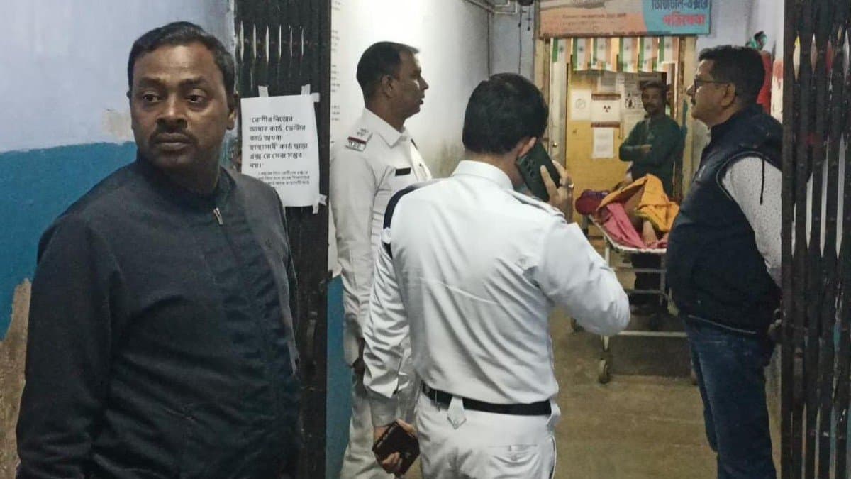 Bullets fired in Chinsurah, two injured, accused detained gnr