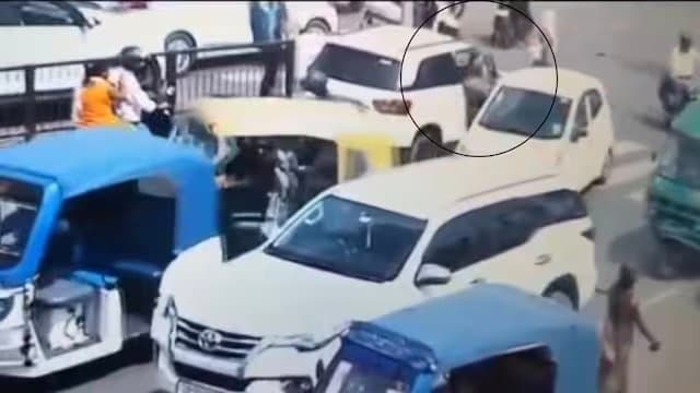 Cop Slaps Army Colonel In Front Of His Family For Driving On Wrong Side In Lucknow