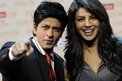 Shah Rukh Khan: প্রিয়াঙ্কার চোপড়ার স্বপ্নের পুরুষ হতে চেয়েছিলেন শাহরুখ! কী বলেছিলেন অভিনেত্রীকে? ভিডিও ভাইরাল হতেই ছি ছি করে উঠল নেটপাড়া 