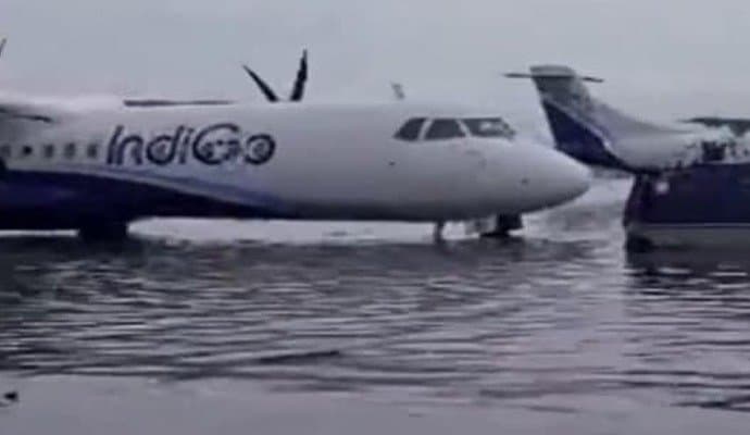 Kolkata airport flooded after heavy rain imd warning on more shower gnr 