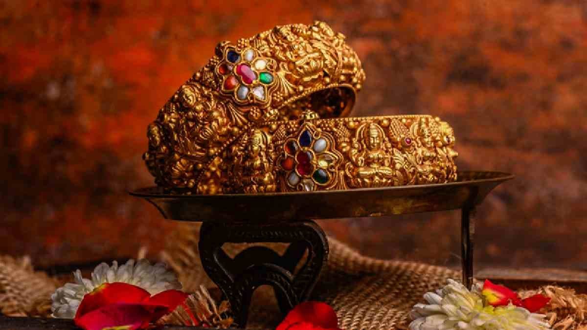 সোনার দামে হল বিরাট বদল!‌ শহর কলকাতায় কত টাকায় বিকোচ্ছে হলুদ ধাতু জানুন 